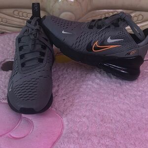 Nike Air 270 Gray Sneakers